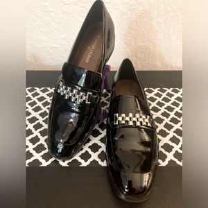 Brand New with out the box Donald Pilner Patent Leather Women’s Loafers Size 7.5
